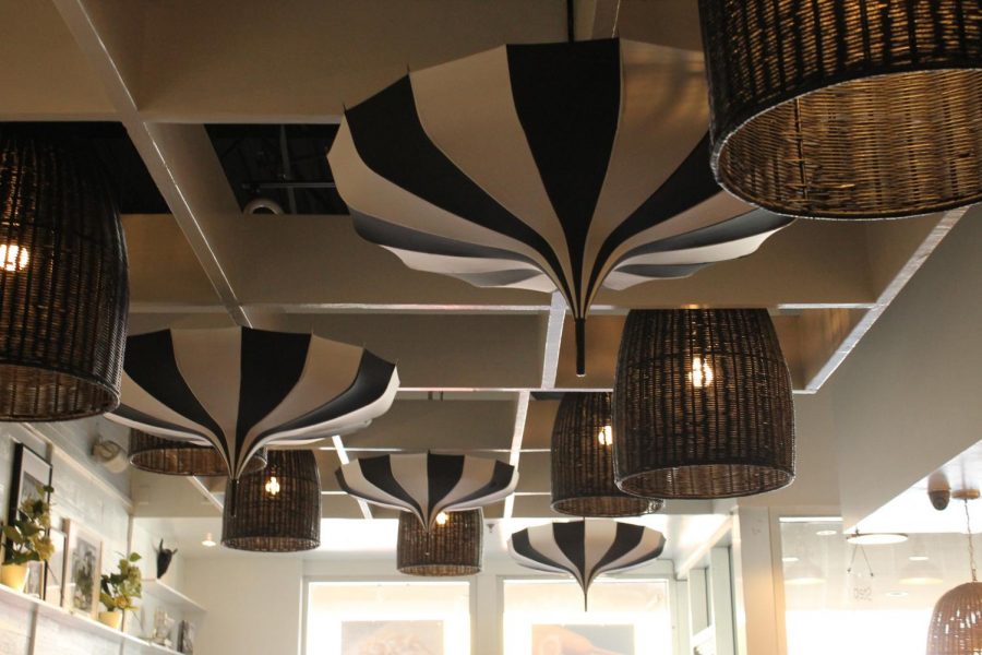 These light and hanging fixtures at CornDog with No Name show the restaurants modern style. The restaurant takes full advantage of this recent CornDog with No Name location with ingenuity and creativity. 