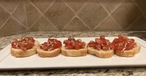 This bruschetta makes for the perfect holiday appetizer. The bruschetta mix is made with tomatoes, basil and balsamic vinegar.
